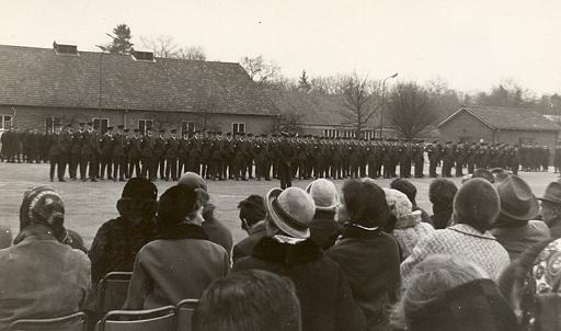1968-04 LKS bevorderingsparade.jpg